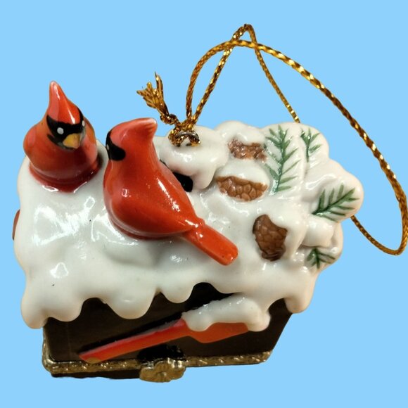 Christmas Trinket Box Red Cardinals Snow Covered Mailbox Ornament Ceramic - Picture 2 of 9